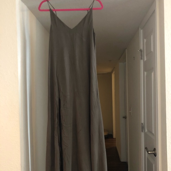 Tobi Dresses & Skirts - Open back Maxi Dress